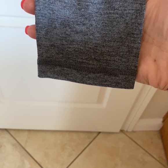EUC size M Glyder Grey super soft leggings! - Picture 4 of 6
